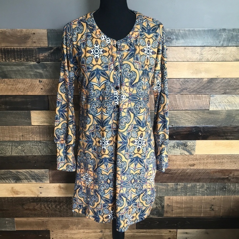 Roborn Womens Tunic, Medium, Paisley Print: Gold, Blue, White.